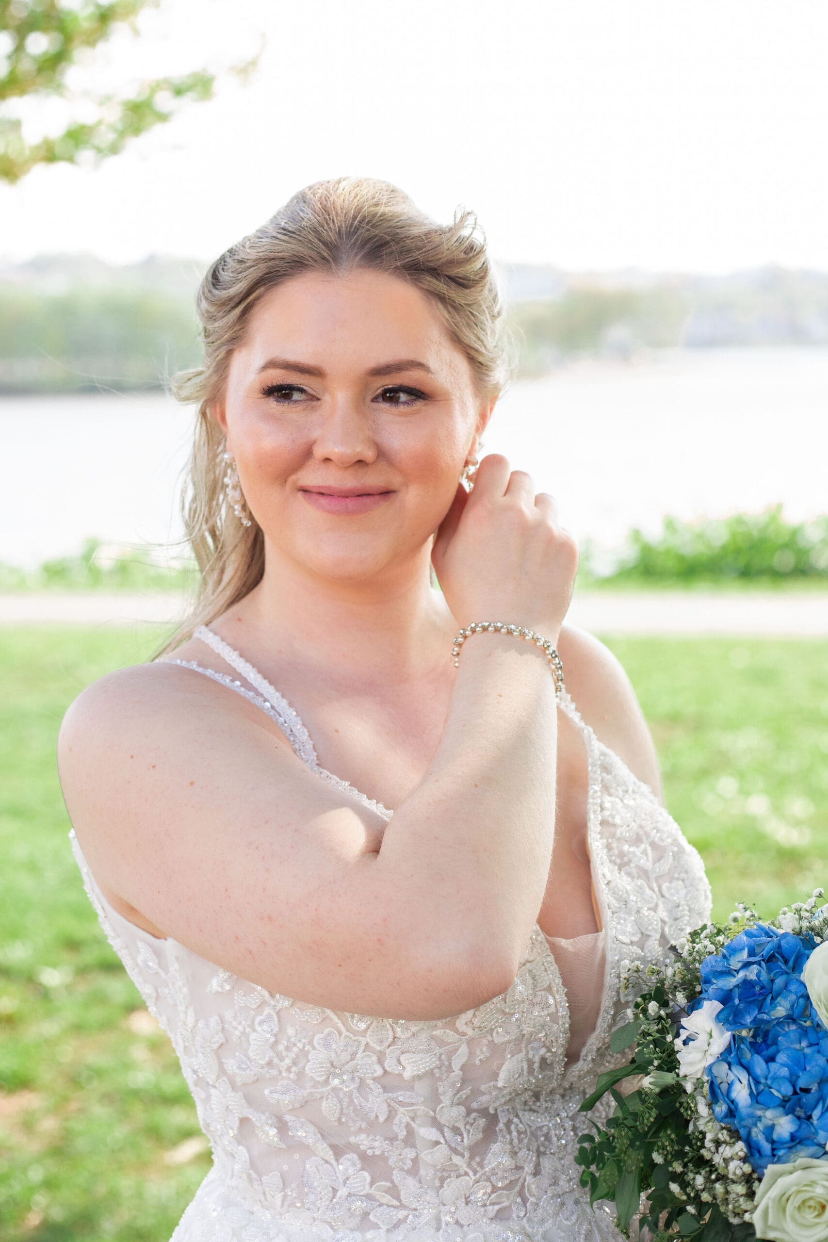 Bridal portrait in front of Susquehanna River 